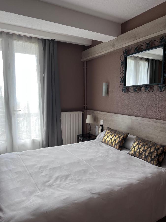 Hostellerie Saint Clement Vic-sur-Cère エクステリア 写真