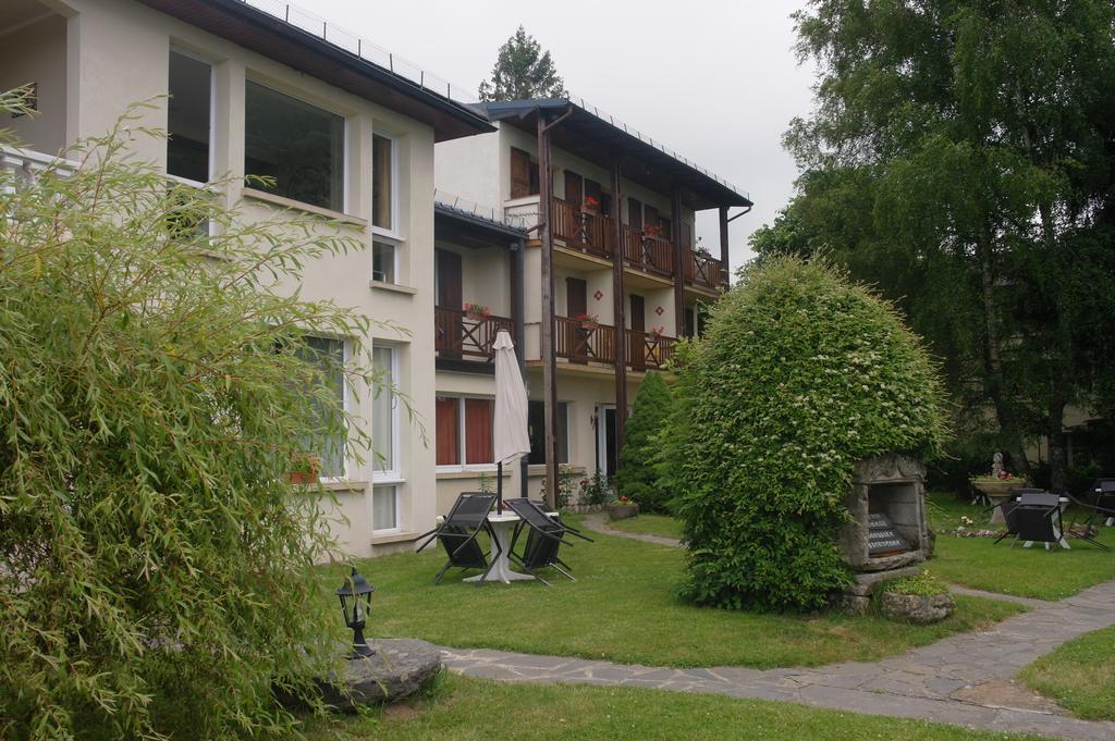 Hostellerie Saint Clement Vic-sur-Cère エクステリア 写真