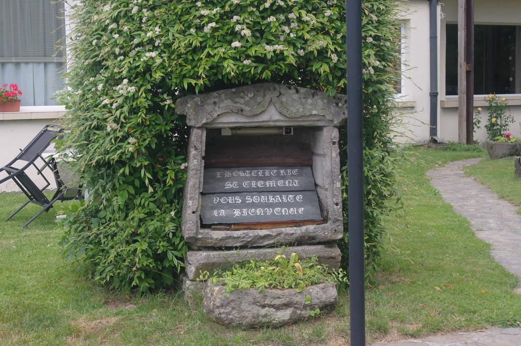 Hostellerie Saint Clement Vic-sur-Cère エクステリア 写真