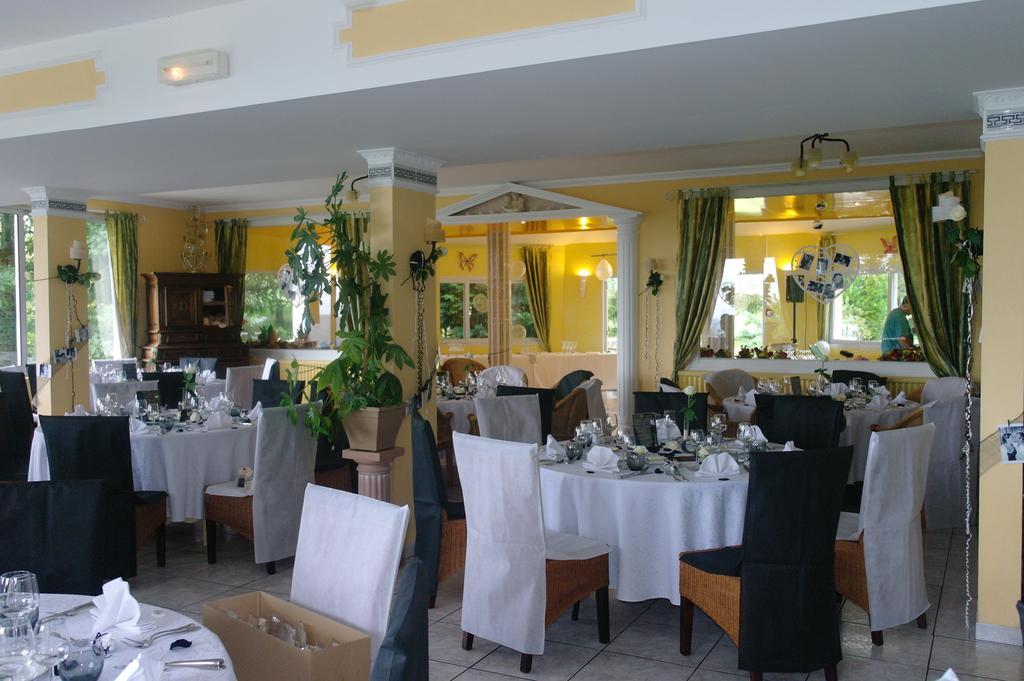 Hostellerie Saint Clement Vic-sur-Cère エクステリア 写真