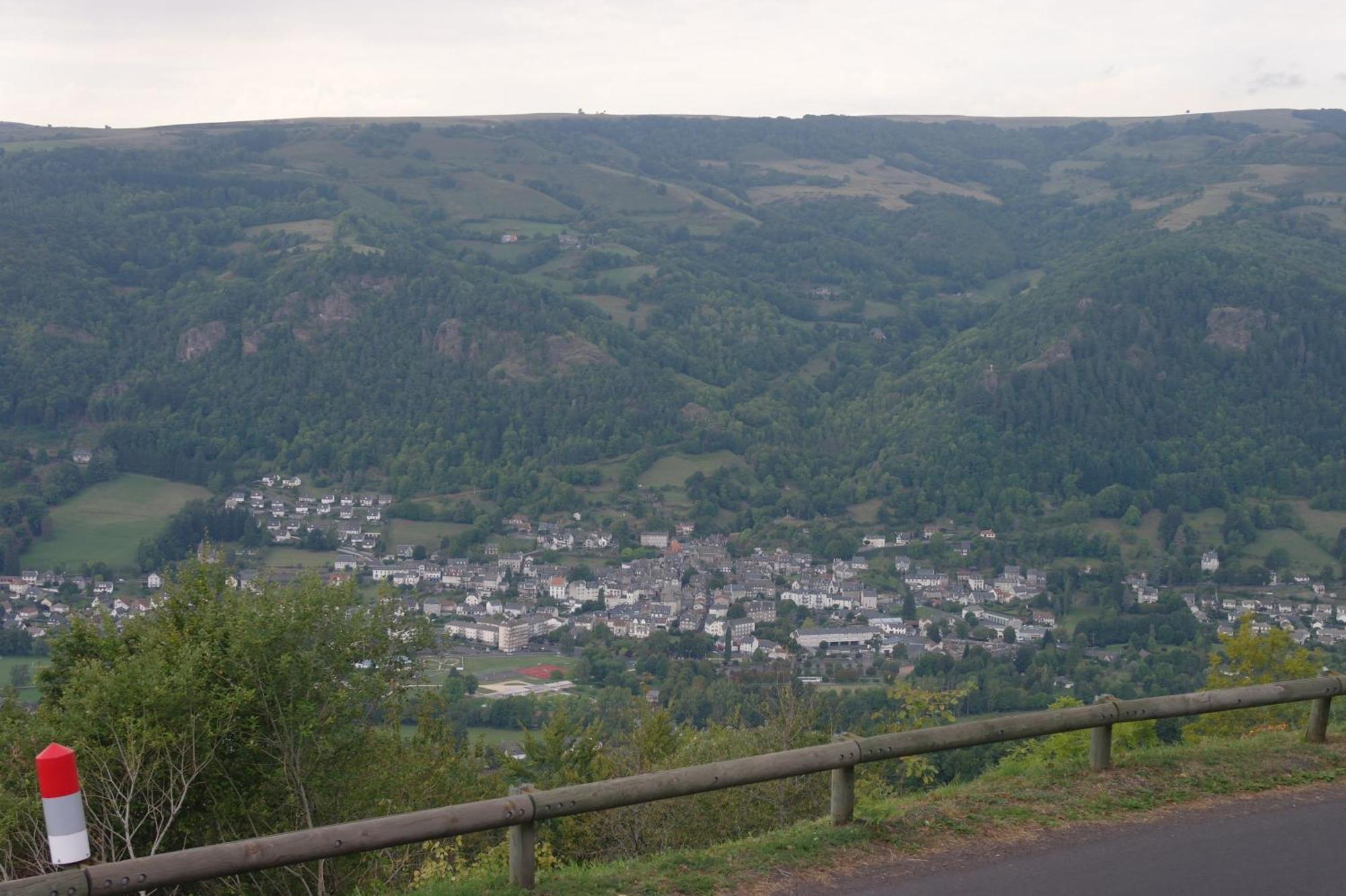 Hostellerie Saint Clement Vic-sur-Cère エクステリア 写真