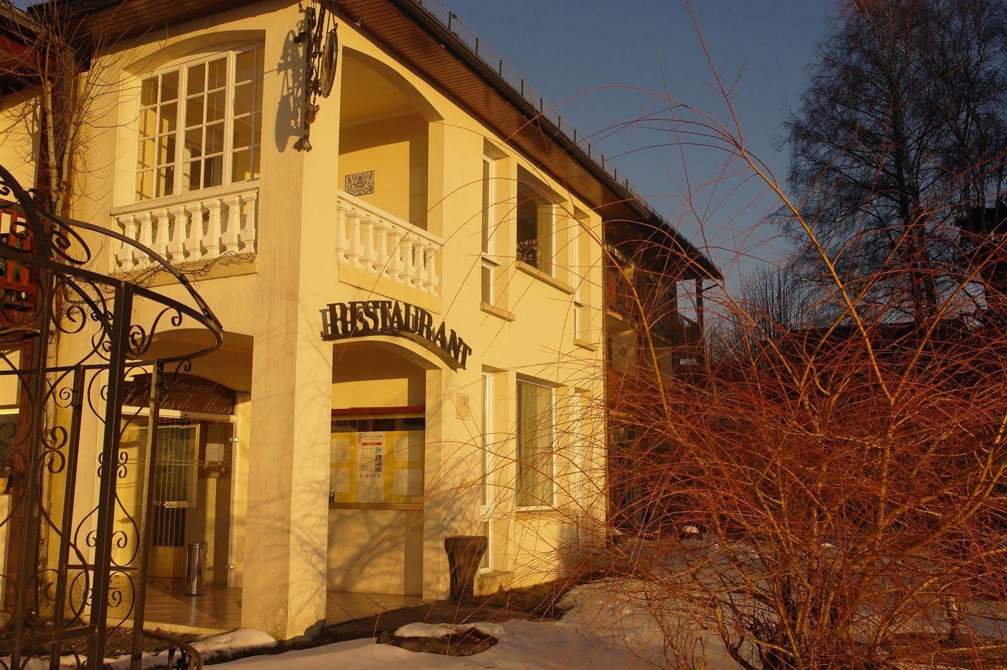 Hostellerie Saint Clement Vic-sur-Cère エクステリア 写真